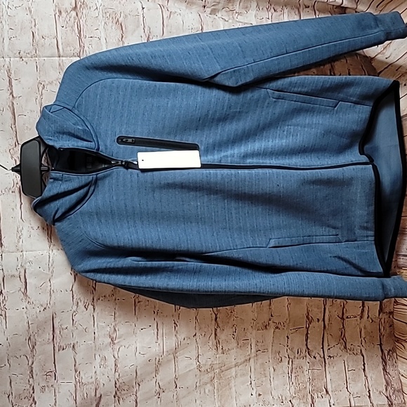 Uniqlo Other - Uniqlo lightweight zip up hoddie jacket small nwt